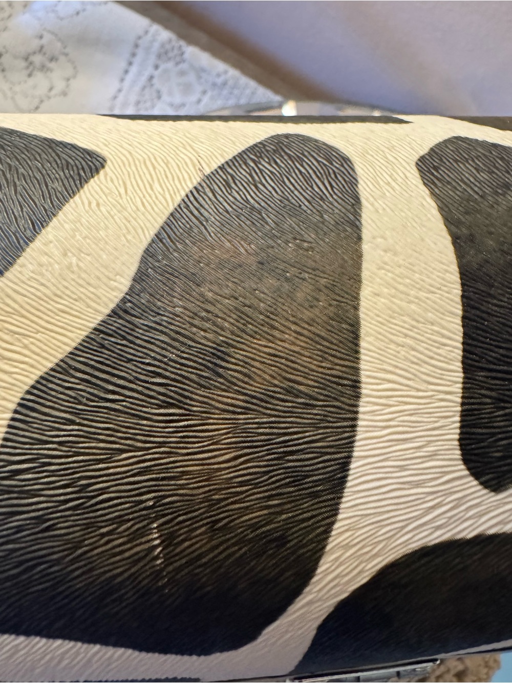 Wine Cylinder Giraffe Print Carrying Case - Picture 8 of 8